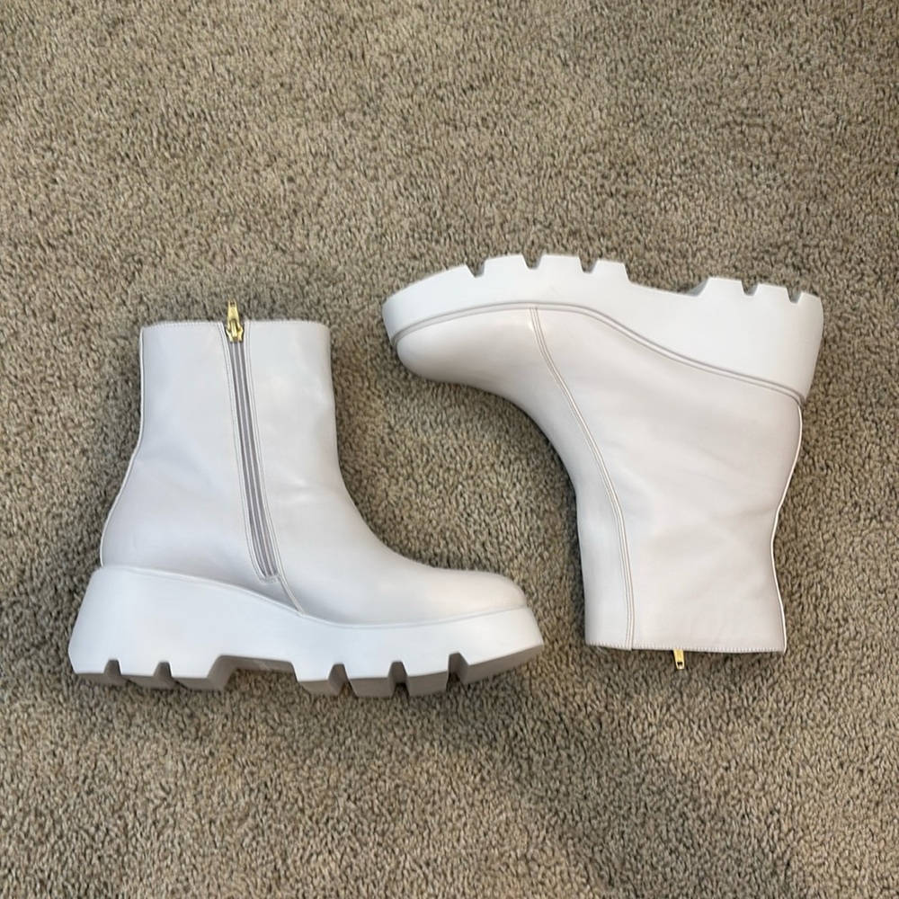 NAKED FEET-boots